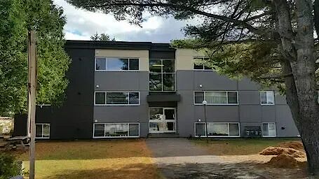 Deep River 3 bedrooms Condo Unit for rent. Property photo: 637782-2