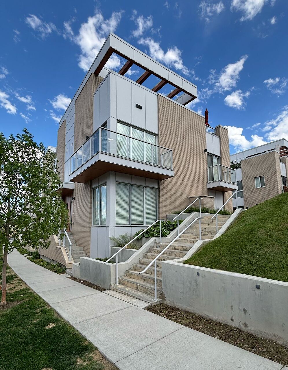 Calgary 2 + Den bedrooms Townhouse for rent. Property photo: 637783-1