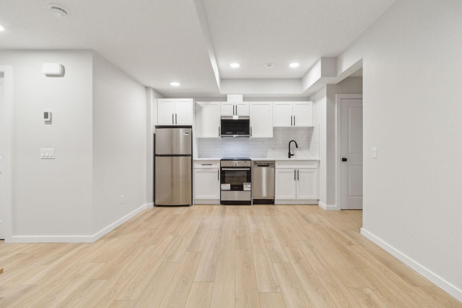 Edmonton 2 bedrooms Basement for rent. Property photo: 637909-1