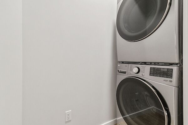 Edmonton 2 bedrooms Basement for rent. Property photo: 637909-3