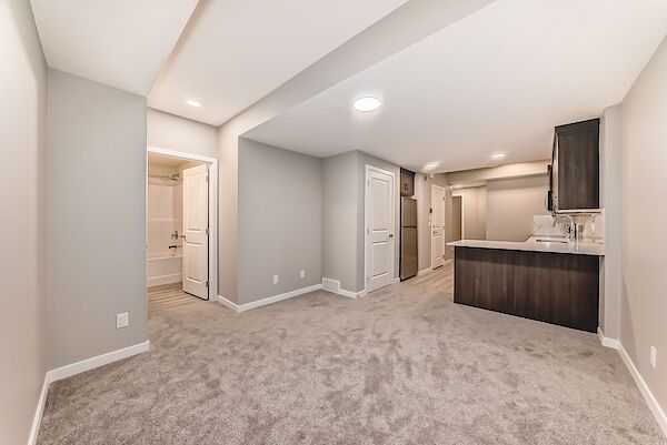 Calgary 2 bedrooms Basement for rent. Property photo: 638008-2