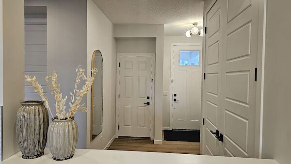Calgary 4 + Den bedrooms House for rent. Property photo: 638042-2