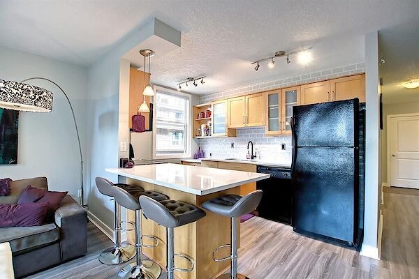 Calgary 1 bedroom Condo Unit for rent. Property photo: 638049-2