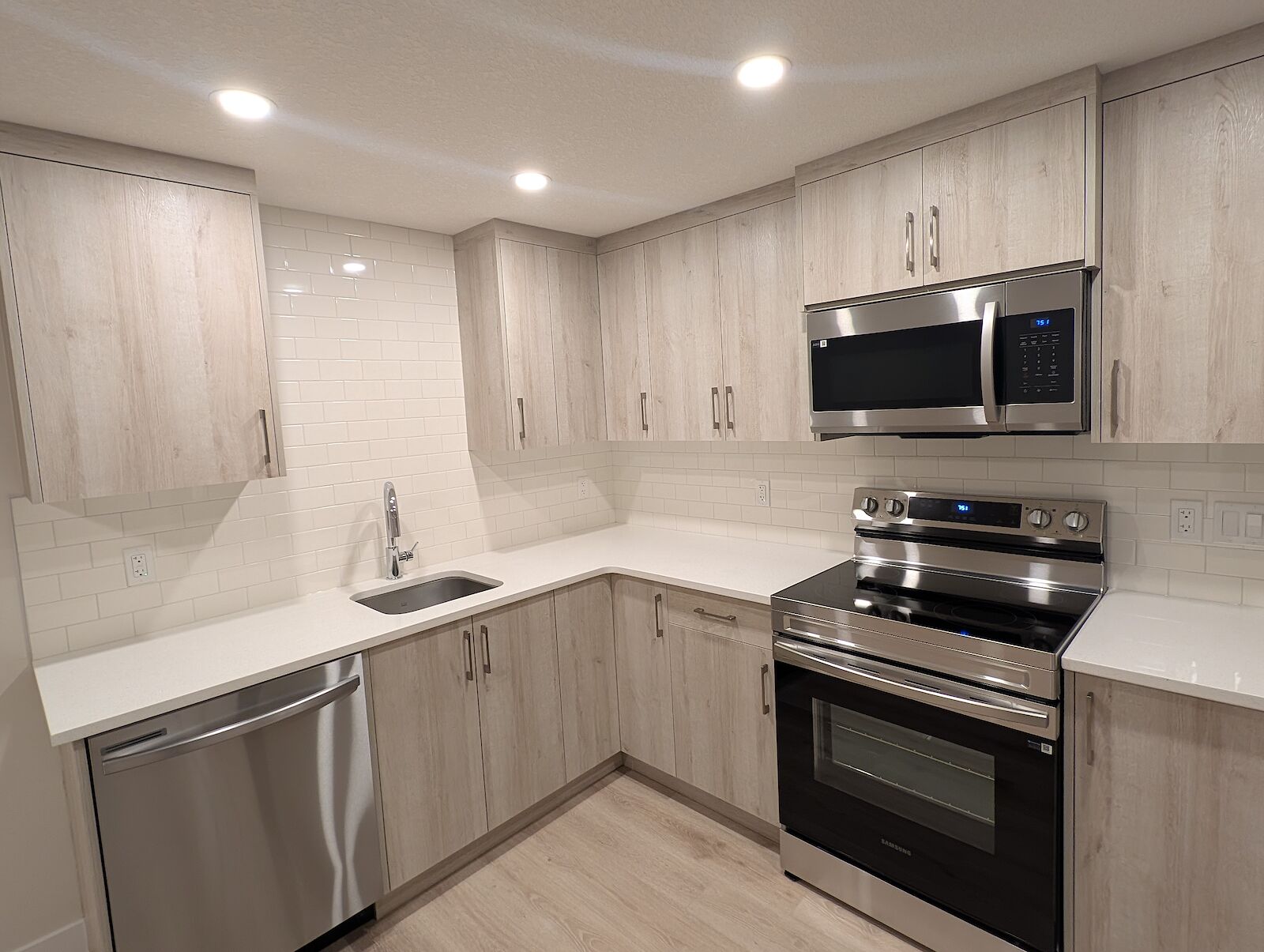 Calgary 2 bedrooms Basement for rent. Property photo: 638107-1