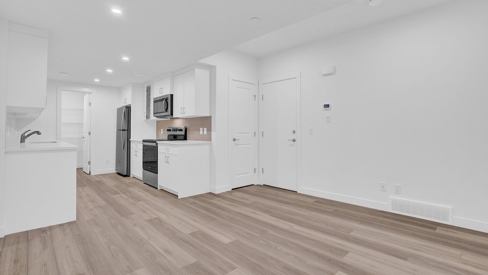 Calgary 1 bedroom Basement for rent. Property photo: 638182-1
