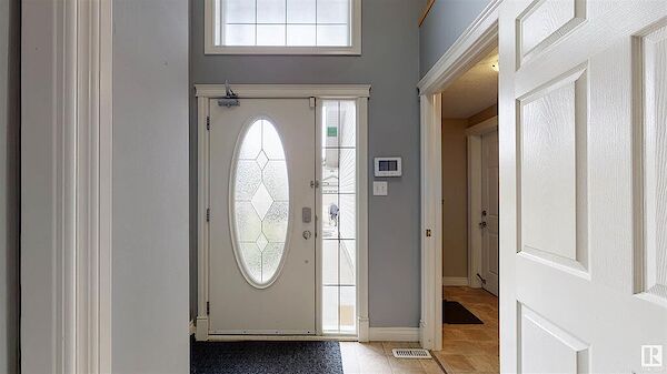 Edmonton 3 bedrooms Main Floor for rent. Property photo: 638217-2