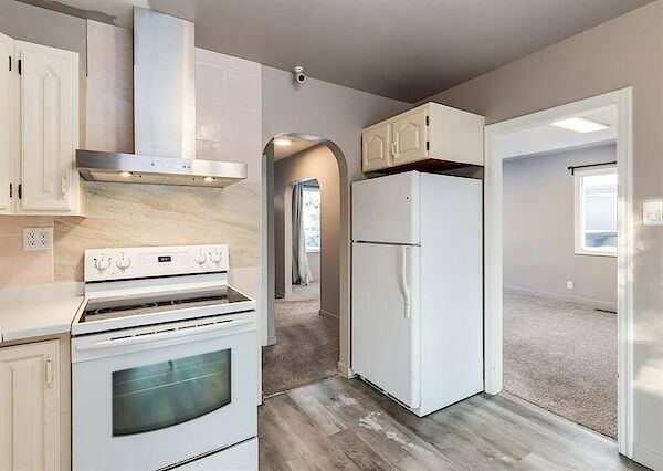 Calgary 3 bedrooms House for rent. Property photo: 638274-3