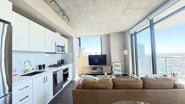 Calgary 2 bedrooms Condo Unit for rent. Property photo: 638292-2