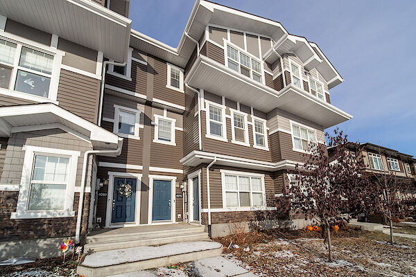 Edmonton 3 bedrooms Townhouse for rent. Property photo: 638296-2