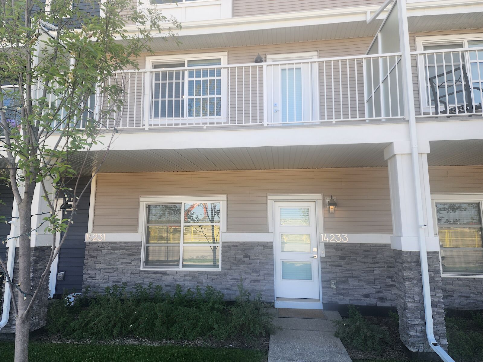 Calgary 3 bedrooms Condo Unit for rent. Property photo: 638338-1