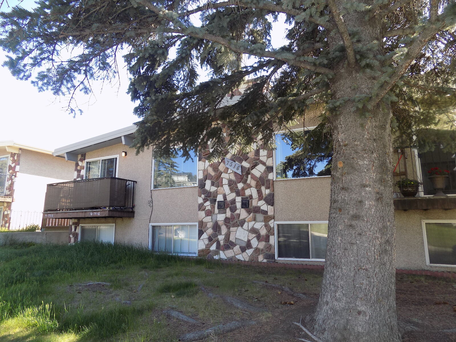 Calgary 3 bedrooms Duplex for rent. Property photo: 638339-1