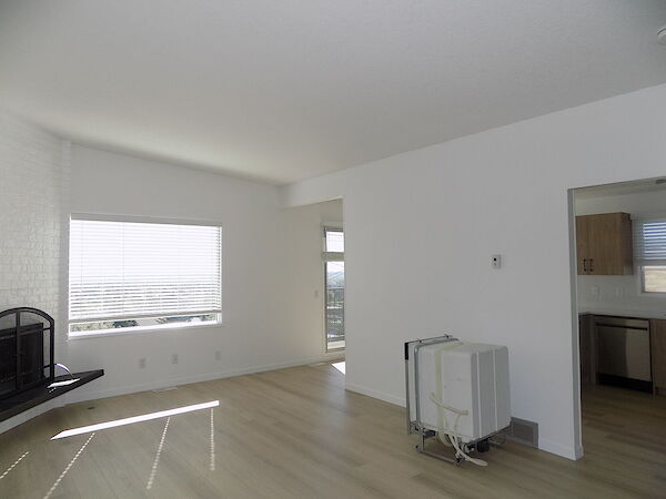 Calgary 3 bedrooms Duplex for rent. Property photo: 638339-3