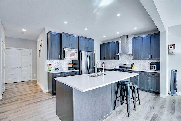Calgary 3 bedrooms House for rent. Property photo: 638360-2