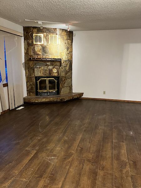 Living+Room Calgary 3 bedrooms Room For Rent for rent. Property photo: 638361-2