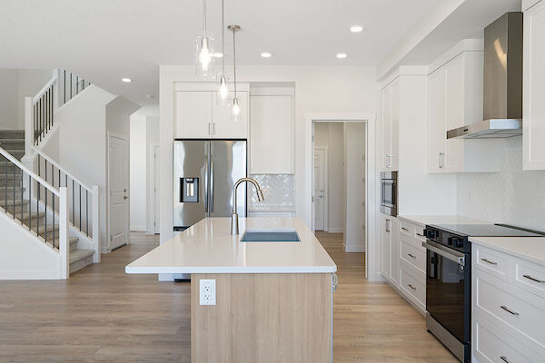 Cochrane 3 + Den bedrooms Main Floor for rent. Property photo: 638457-2