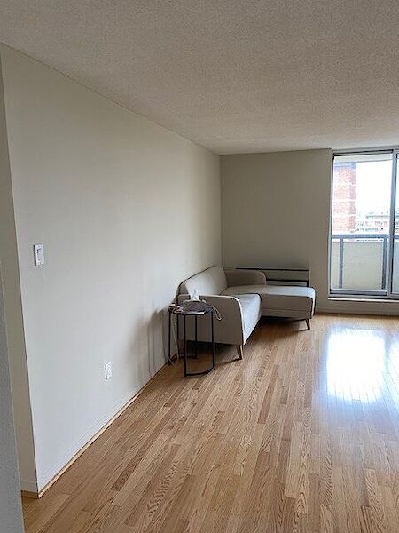 Toronto 1 bedroom Condo Unit for rent. Property photo: 638485-2