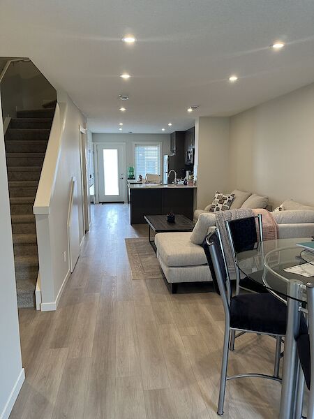 Calgary 2 bedrooms Townhouse for rent. Property photo: 638518-2