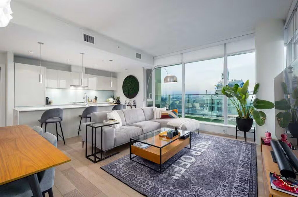 Calgary 2 bedrooms Condo Unit for rent. Property photo: 638521-1