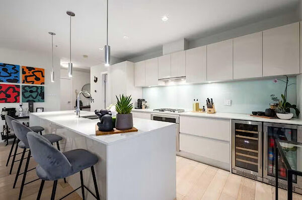 Calgary 2 bedrooms Condo Unit for rent. Property photo: 638521-3