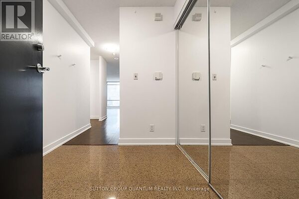 Toronto 3 bedrooms Apartment for rent. Property photo: 638541-2