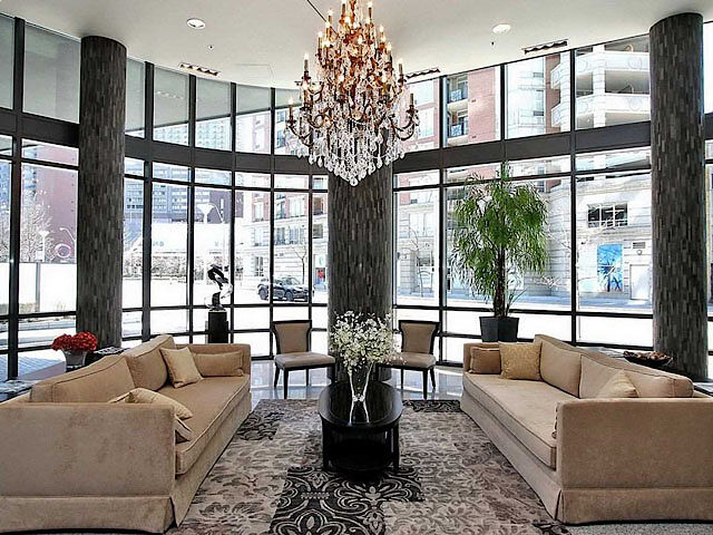 Toronto 3 bedrooms Room For Rent for rent. Property photo: 638615-1