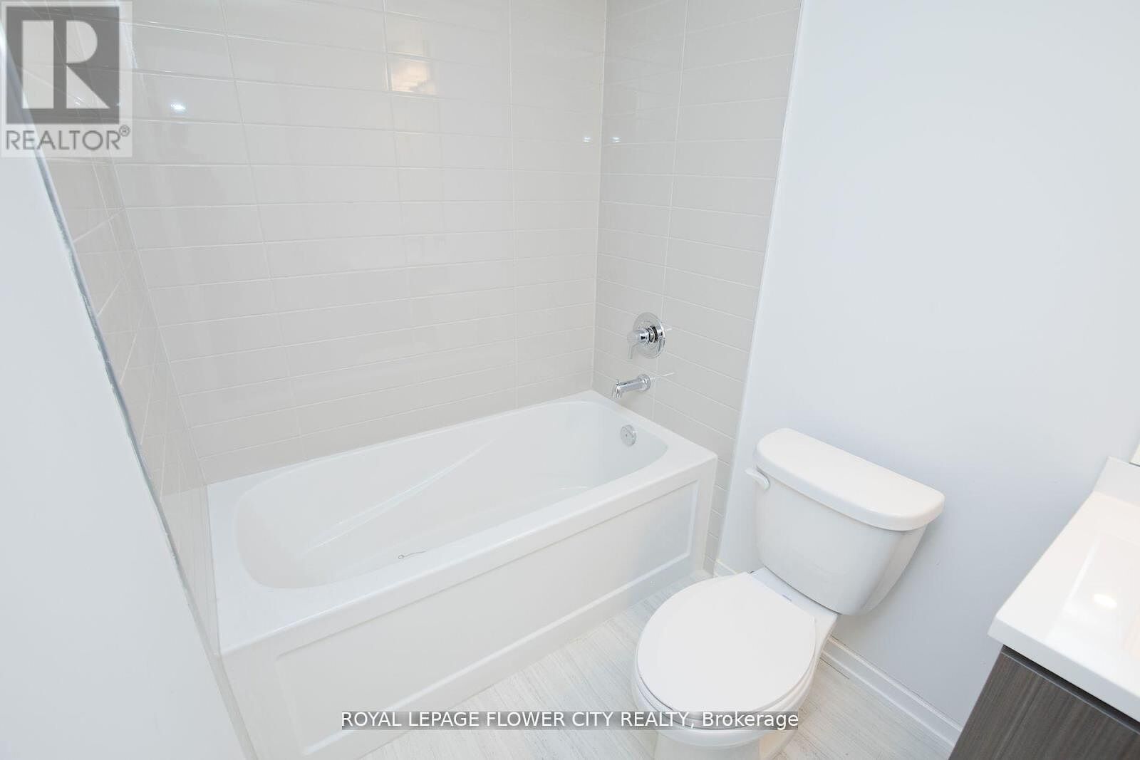 Toronto 2 bedrooms Townhouse for rent. Property photo: 638635-1