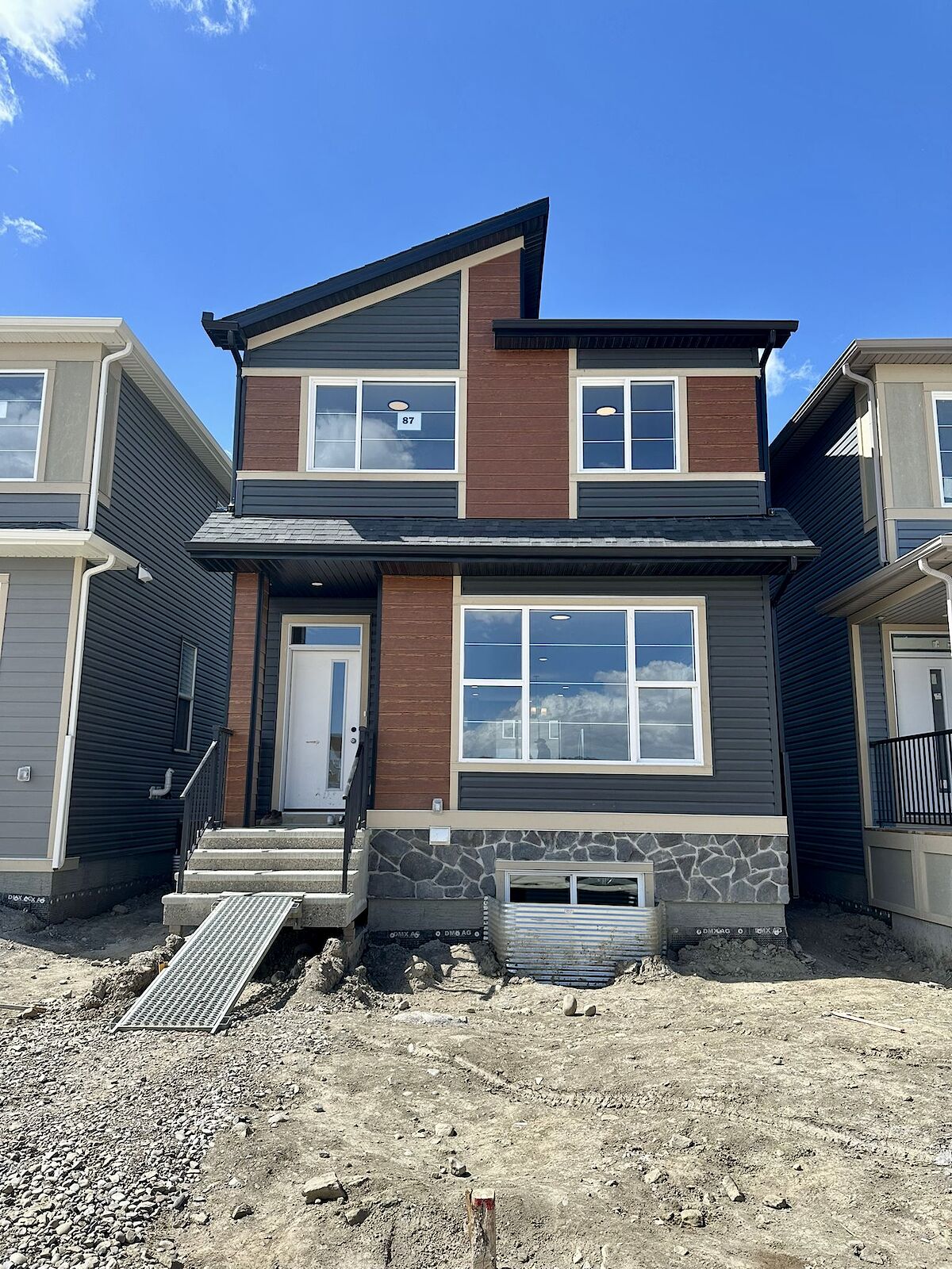 Calgary 2 bedrooms House for rent. Property photo: 638673-1