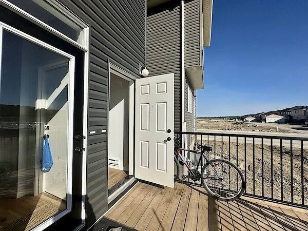 Calgary 2 bedrooms House for rent. Property photo: 638673-2