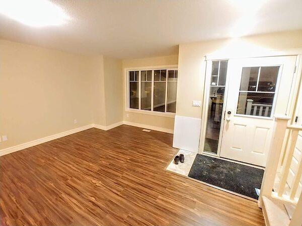 Edmonton 4 bedrooms Duplex for rent. Property photo: 638687-3