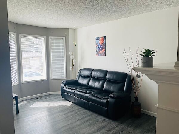 Calgary 2 bedrooms Townhouse for rent. Property photo: 638696-2