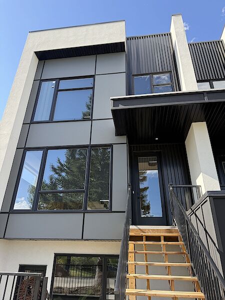 Calgary 3 bedrooms Duplex for rent. Property photo: 638699-2