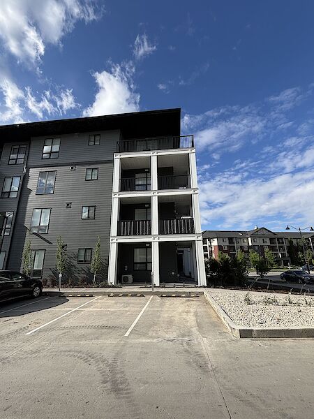 Calgary 2 bedrooms Condo Unit for rent. Property photo: 638708-2