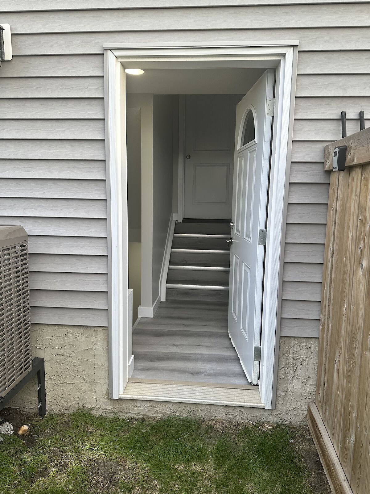 Edmonton 3 bedrooms Basement for rent. Property photo: 638725-1