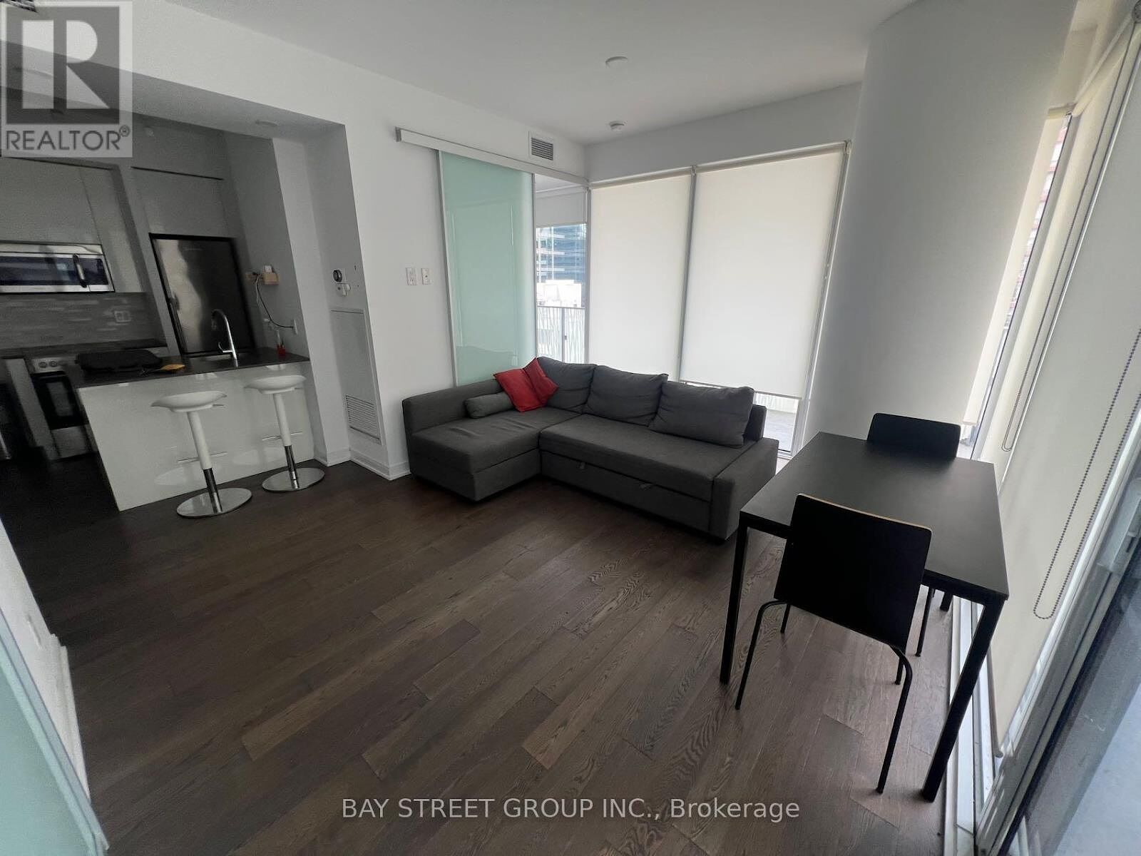 Toronto 2 bedrooms Apartment for rent. Property photo: 638755-1