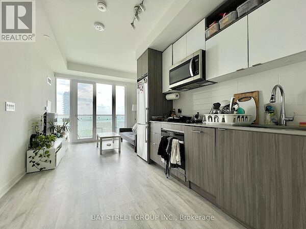 Toronto 3 bedrooms Apartment for rent. Property photo: 638775-2