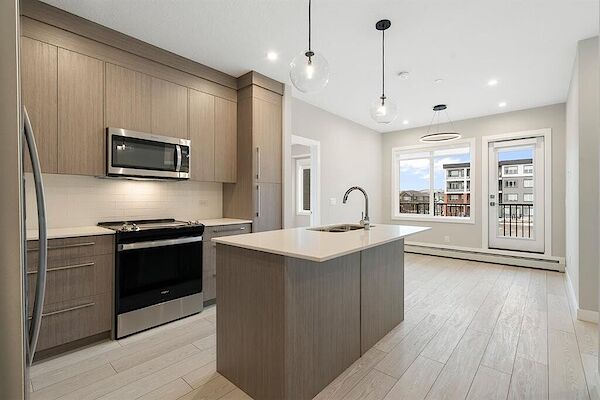 Chestermere 2 + Den bedrooms Condo Unit for rent. Property photo: 638823-3