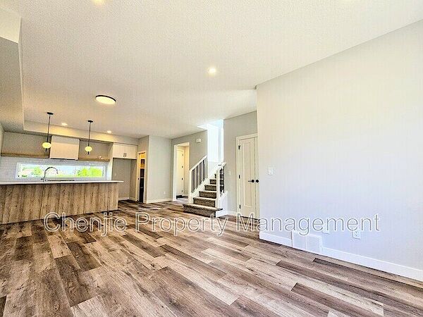 Edmonton 3 bedrooms House for rent. Property photo: 638854-2