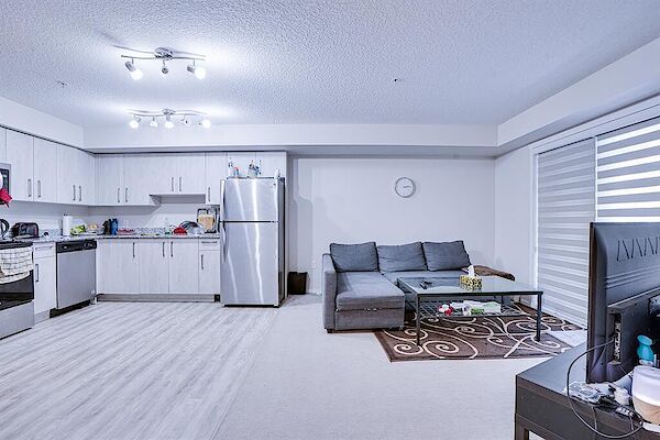 Calgary 2 bedrooms Condo Unit for rent. Property photo: 638873-3