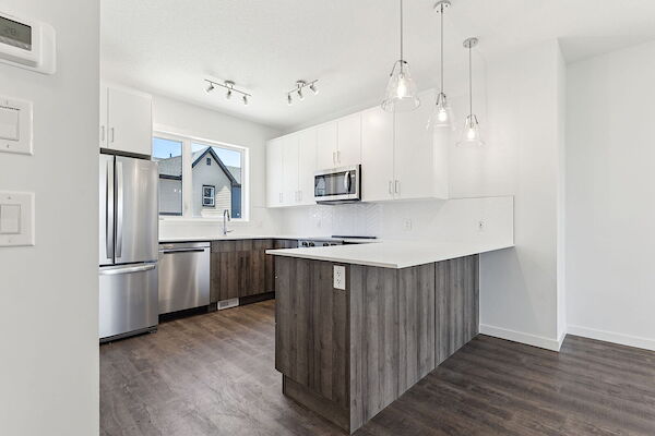 Calgary 3 bedrooms Townhouse for rent. Property photo: 638914-2