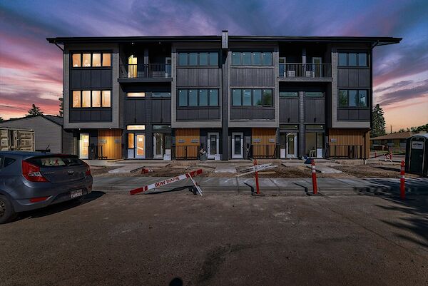 Calgary 3 bedrooms Townhouse for rent. Property photo: 638960-2