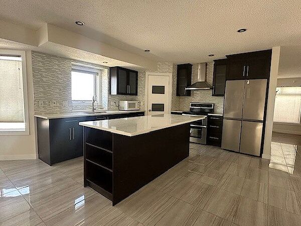 Calgary 2 bedrooms House for rent. Property photo: 639010-3