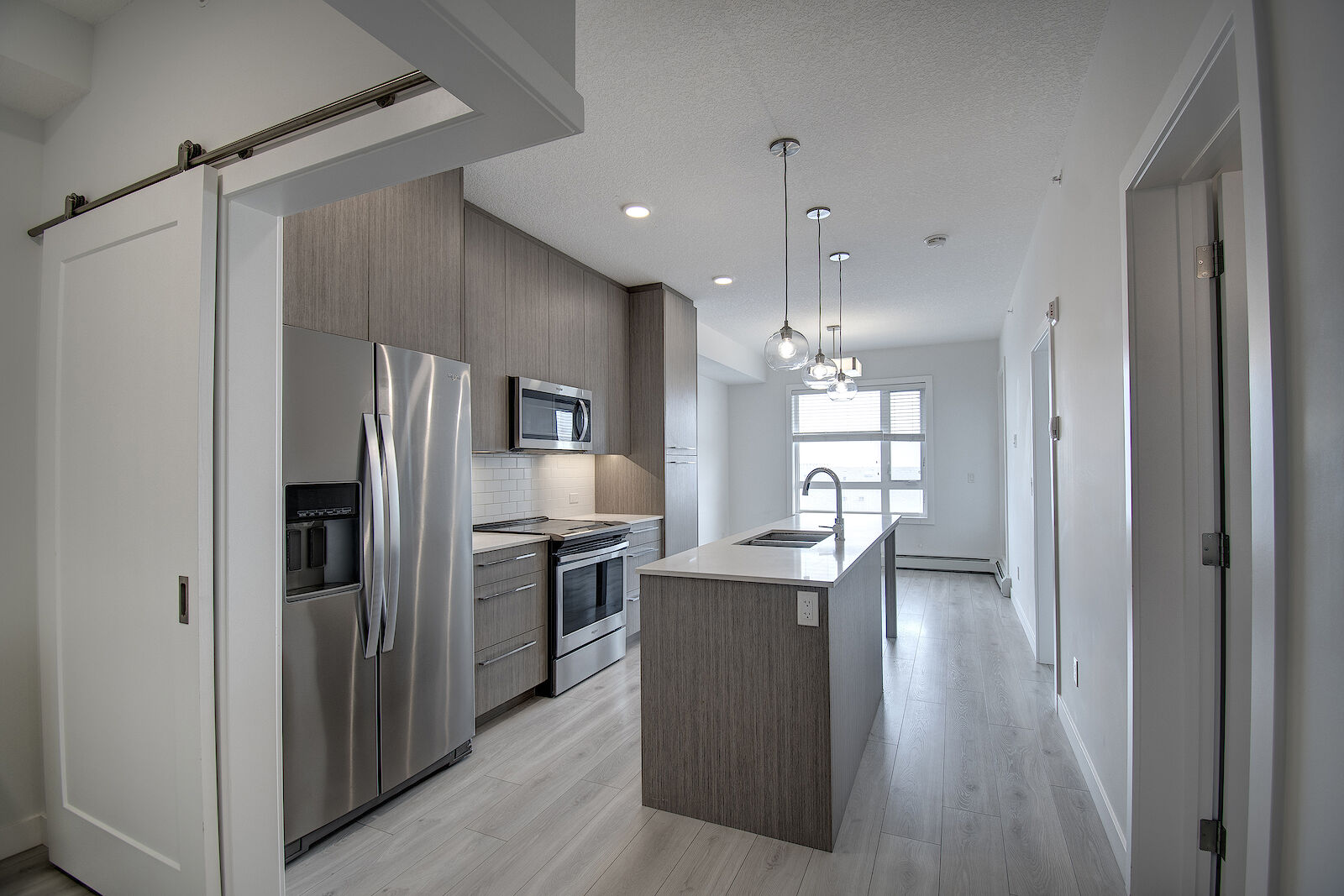 Calgary 2 + Den bedrooms Condo Unit for rent. Property photo: 639013-1