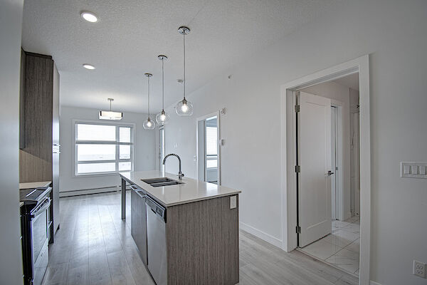 Calgary 2 + Den bedrooms Condo Unit for rent. Property photo: 639013-3