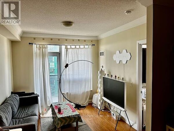 Toronto 1 bedroom Apartment for rent. Property photo: 639073-3