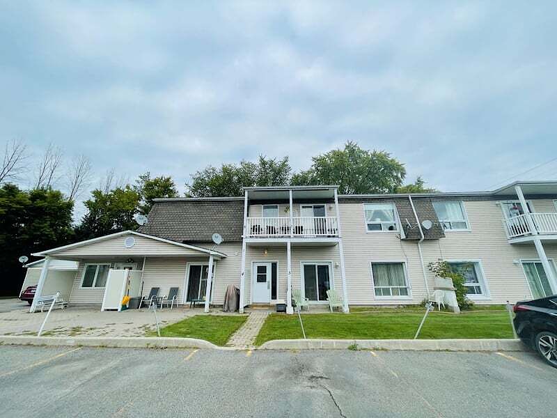 Embrun 2 bedrooms Condo Unit for rent. Property photo: 639127-1
