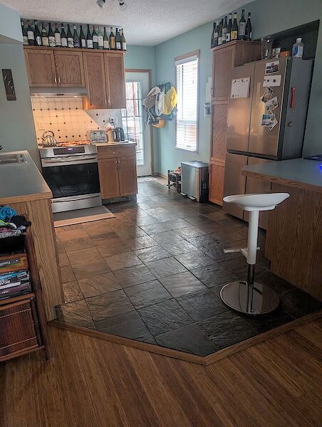 Calgary 2 + Den bedrooms House for rent. Property photo: 639143-3