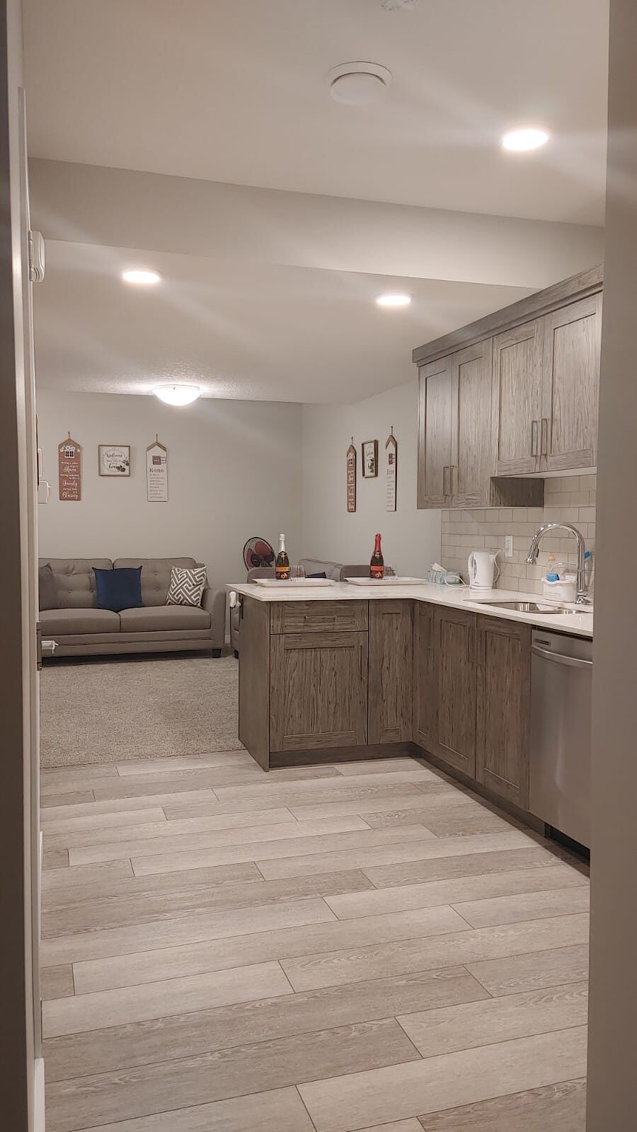 Calgary 2 bedrooms Basement for rent. Property photo: 639149-1