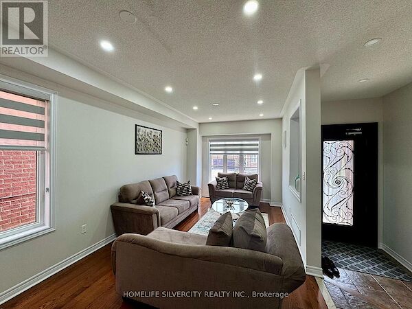 Brampton 4 bedrooms House for rent. Property photo: 639168-3