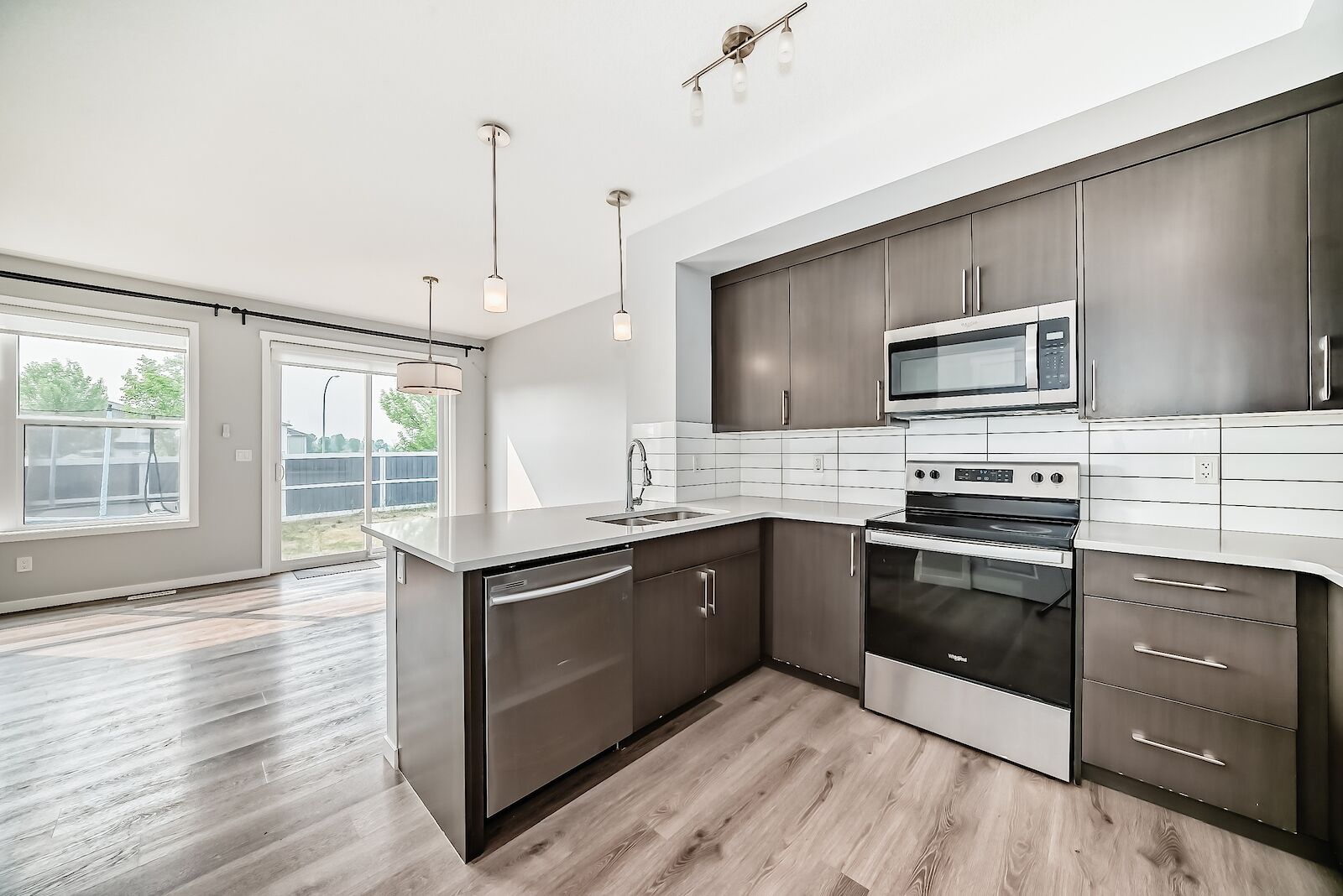 Edmonton 3 + Den bedrooms Duplex for rent. Property photo: 639175-1