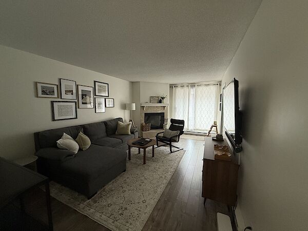 Calgary 2 bedrooms Condo Unit for rent. Property photo: 639176-2